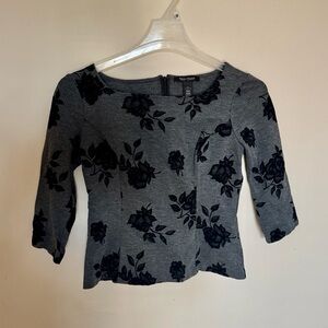 White House Black Market Black Top Floral Gray Black Blouse Sz 6 Small Stretch